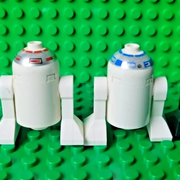 Lego Star Wars Minifigures Droids R2-D5 + R2-D2 + R5-D4 Minifig Lot - Picture 6 of 8